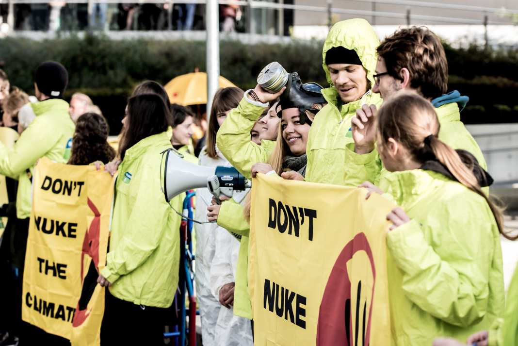 NGO-Protest vor der Zentrale der Atomenergie-Organisation IAEO in Wien.