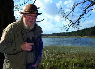 Der Ökologe Michael Succow im Moor