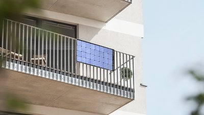 Mini-PV-Modul "simon" am Balkon