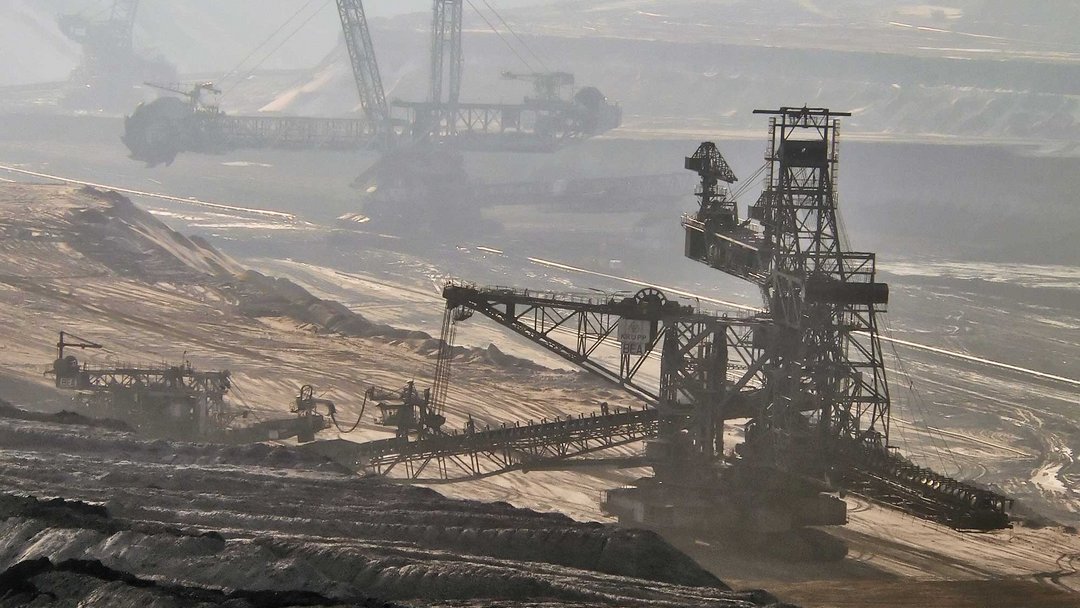 Tagebau Garzweiler 1 mit Kohlebaggern