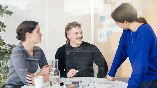 GPE Mitarbeitende im Teammeeting