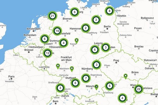 Landkarte zeigt Deutschland mit Städtenamen und Kreiszahlen in grün. Zahlen markieren wahrscheinlich Orte oder Ereignisse. Umgebung besteht aus weiteren Städten und Landesgrenzen. Keine weiteren spezifischen Texte sichtbar.