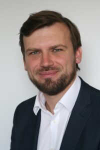 Hendrik_Addens_Foto_Christel_Kovermann_b_IMG_0391-min-200x300.jpg